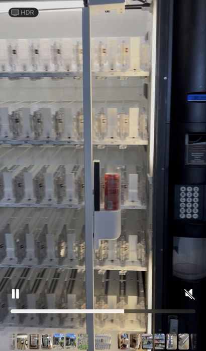 Dixie Narco Bev Max 3 Вендинг машини за безалкохолно 2бр.