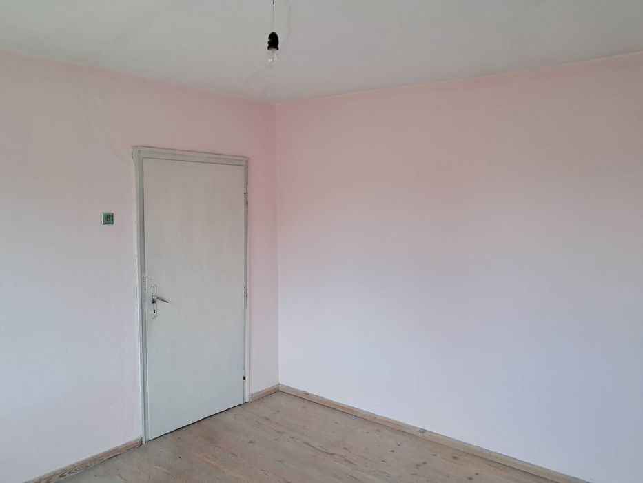 Продавам собственa къща c двор в село Ракитница до град Стара Загорa