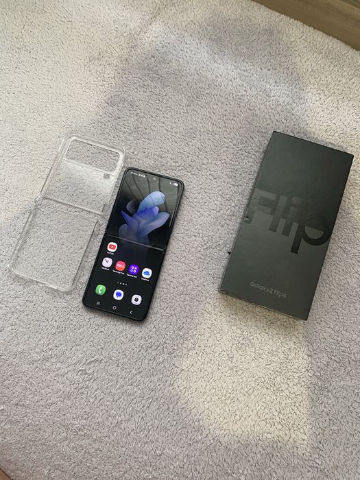 Samsung Galaxy Z Flip 4