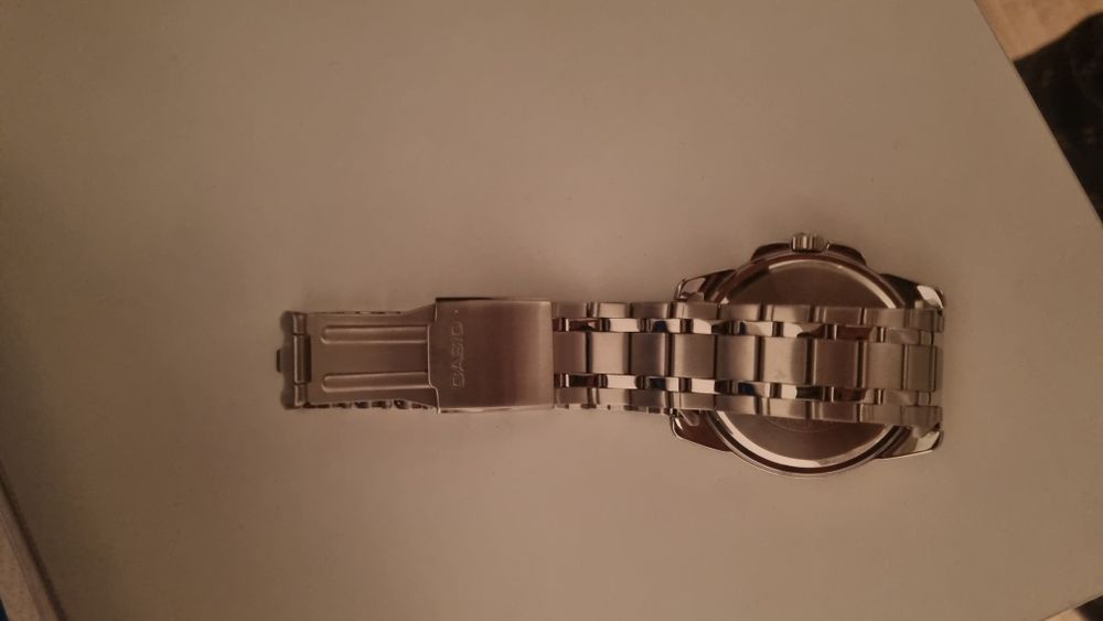 Часы Casio с эмблемой