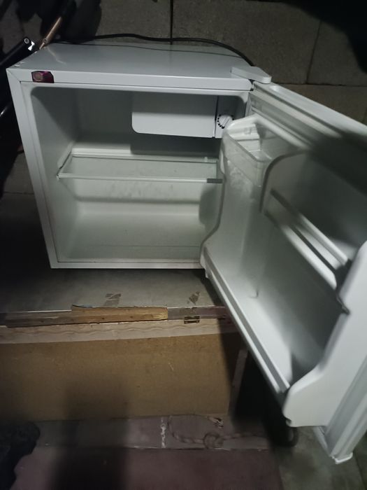 Продается мини холодильник