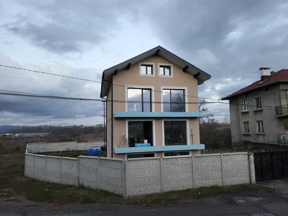 Склад/Паркинг/Работилница + 1 Декар двор в Орландовци