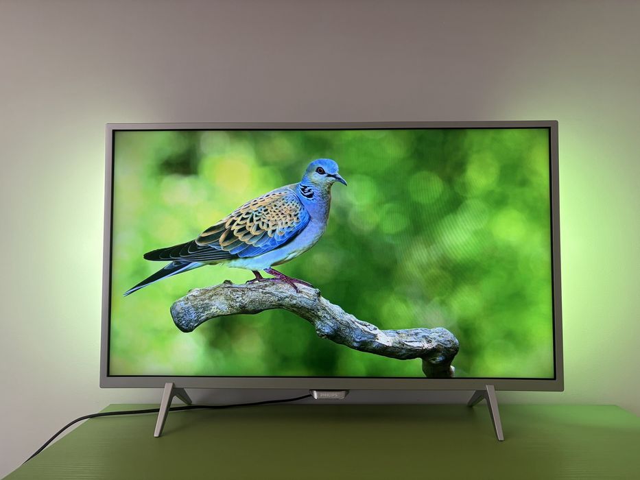 Philips 32PFS6402 32” Full HD Smart TV с Ambilight
