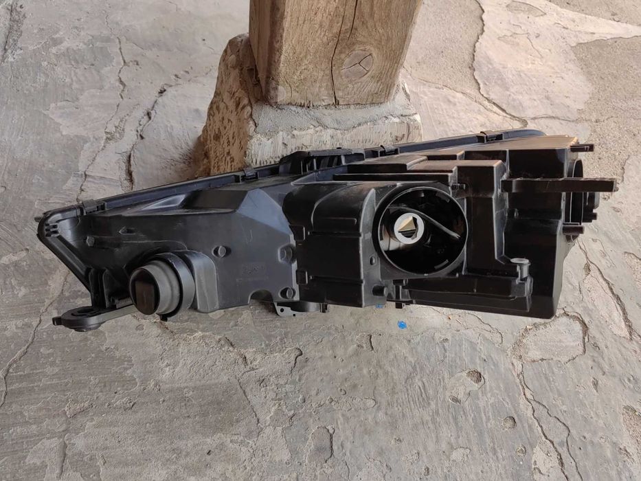 Фар Audi A4 B9 LED Bi-Xenon десен/Фар Ауди А4 Б9 ксенон/Фар Audi A4 B9