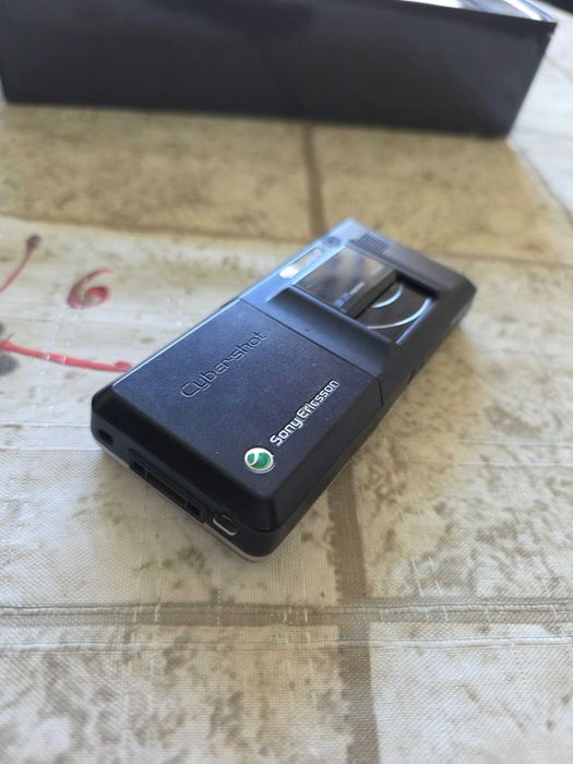 Telefon Sony Ericsson K810i de colecție, full box, aproape impecabil