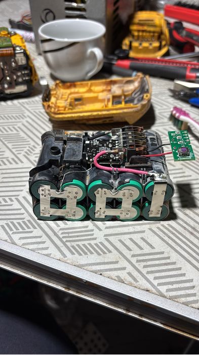 Repar baterii Milwaukee, Dewalt, Makita, Bosch etc