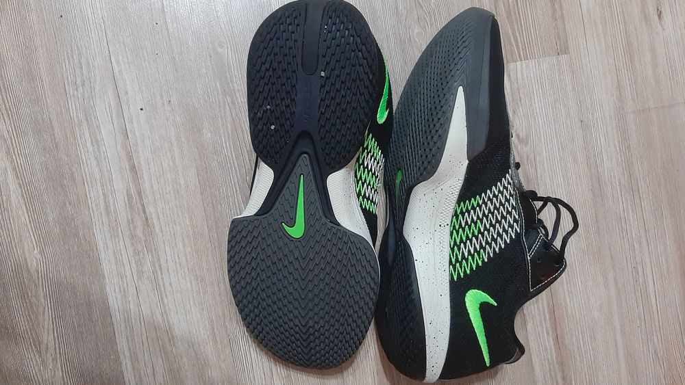 Маратонки   Nike