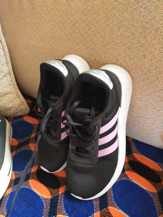 Adidași adidas impecabili