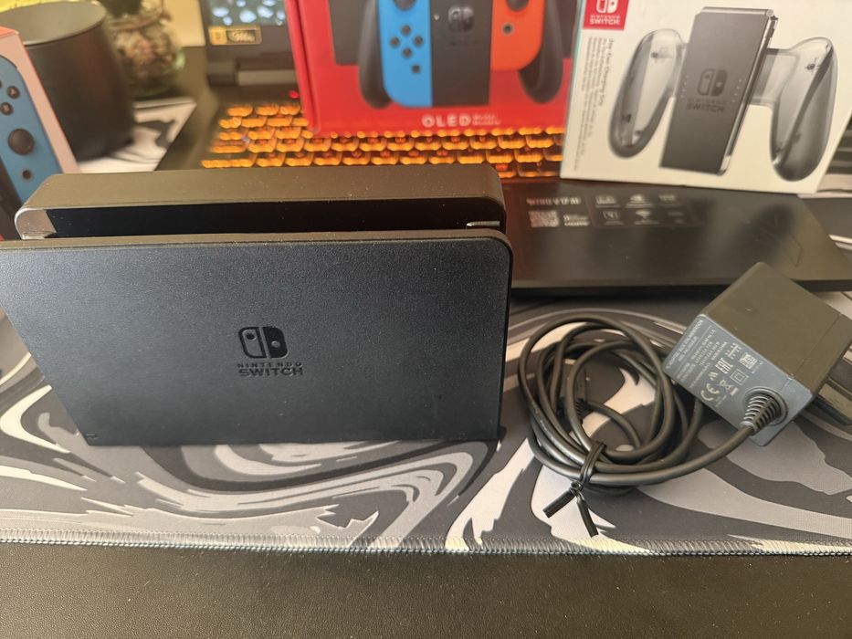 Nintendo Switch Oled  + protective case