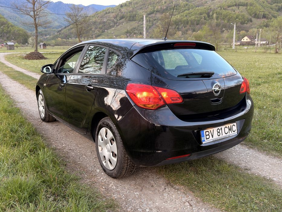 OPEL Astra 2011 — imagine 3