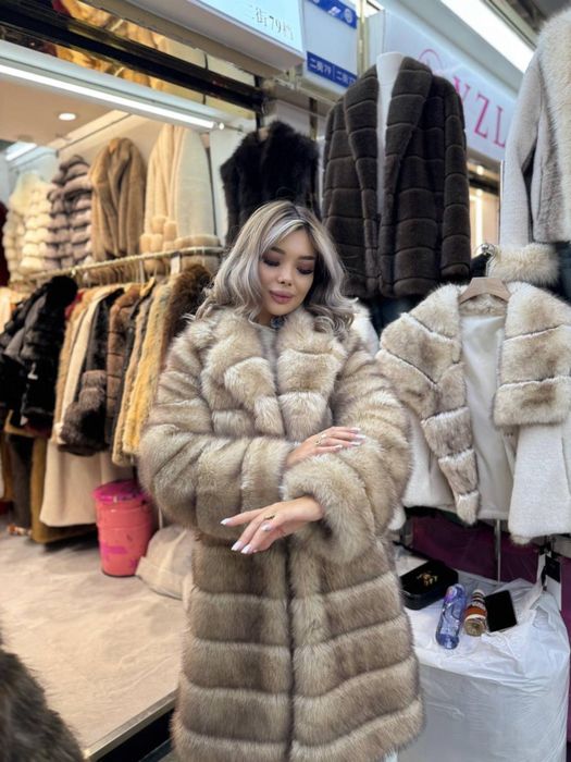 Продам эстильную эко шубку р. 44/46 цена 30000