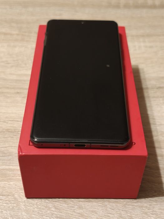 OnePlus 12 (512GB/16 GB RAM) Гаранционен
