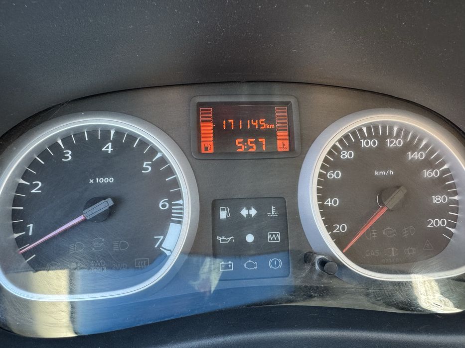 Dacia Duster 1.6 benzină,105 cp,4x4 la buton