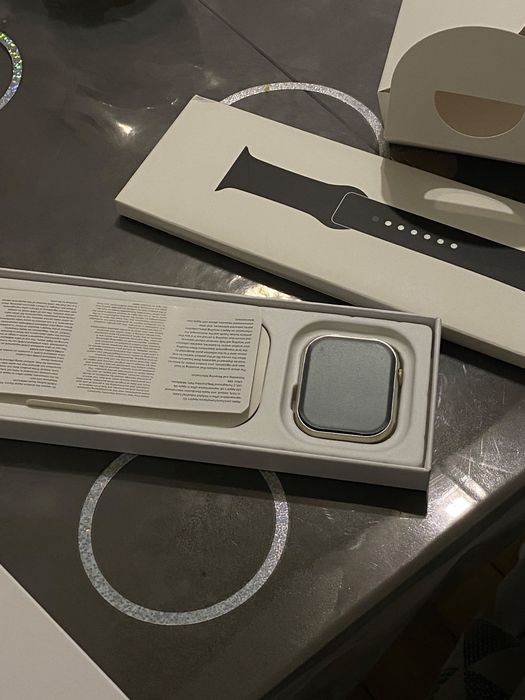 Продам часы airpods