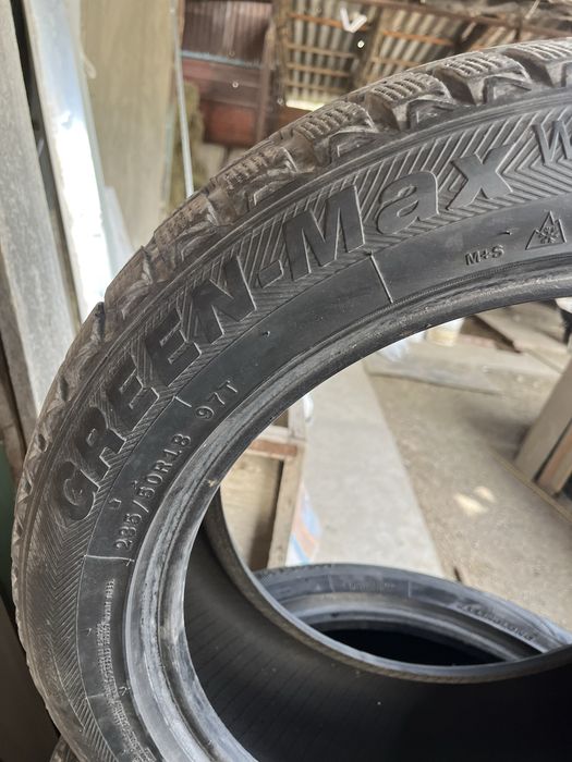 Продам резины 235/50/18