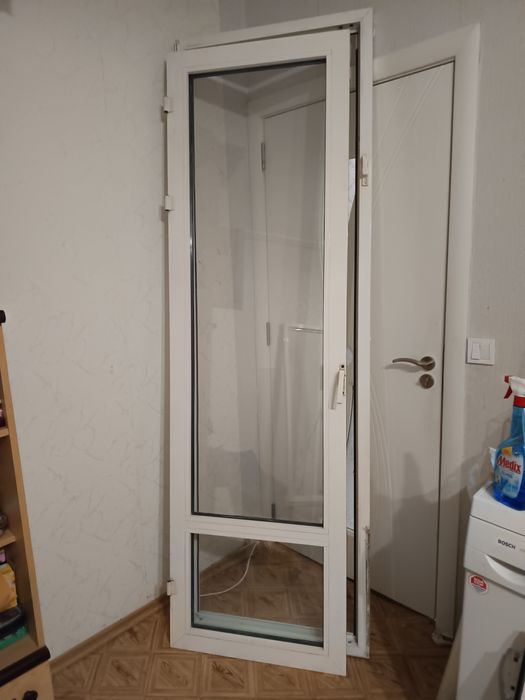 Алуминиева врата