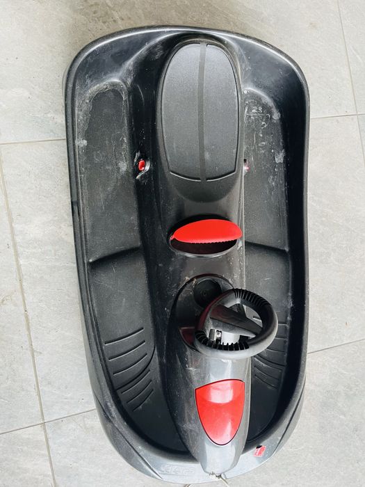 Sanie cu frana rosu cu negru din plastic