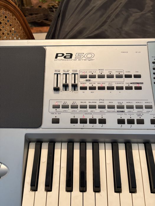 Orga muzicala korg pa 50