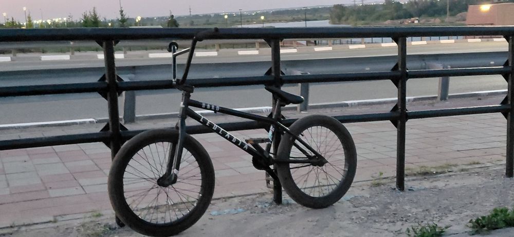 Продам трюковой велосипед Bmx Haro Leucadia