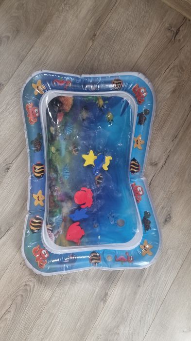 Saltea cu apa bebelusi