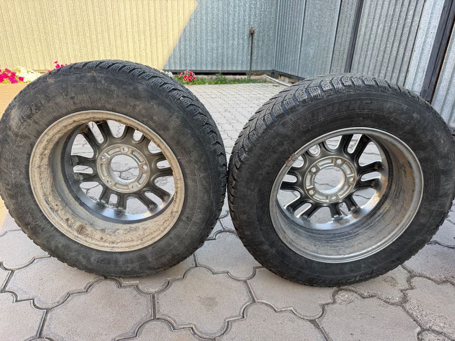 Шины на Ниву.