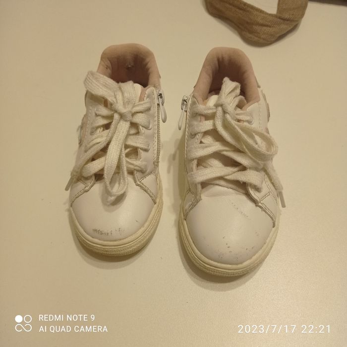 Продам детскую обувь