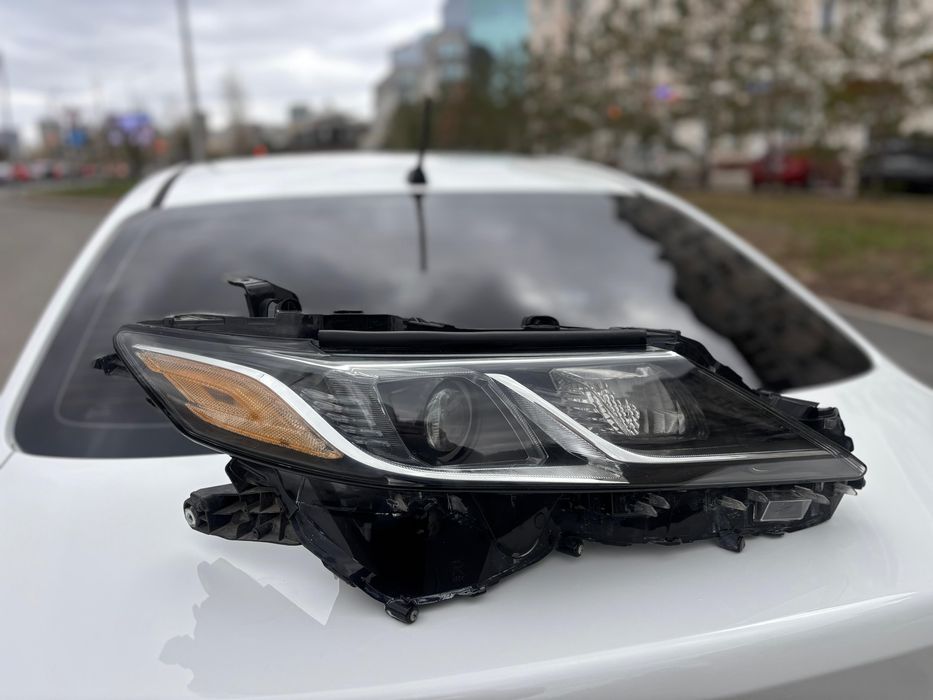 Продается фары на камри 70