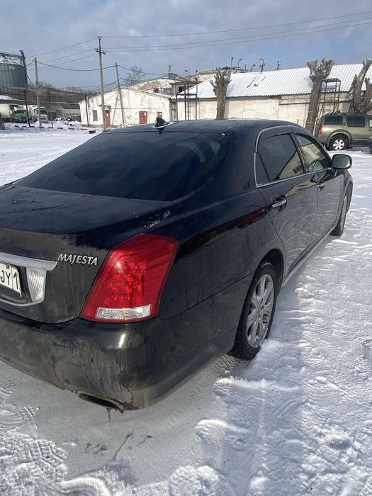 Тойота краун маджеста 200