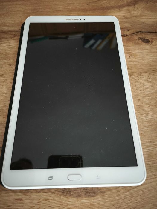 Таблет SAMSUNG SM-T585 10,1"