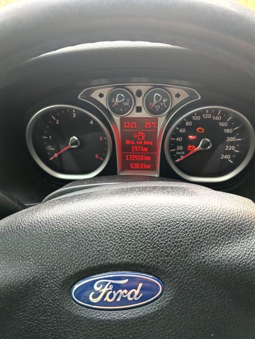 FORD Focus 2010 — imagine 5