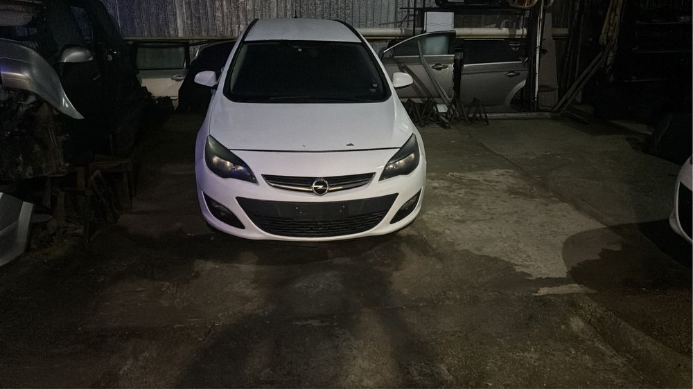 Far dreapta cu drl lumini de zii cu led opel astra j sport tourer 2018