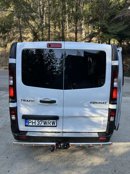 Vand sau schimb Renault Trafic 3 an  2015 cu autoplatforma BA14