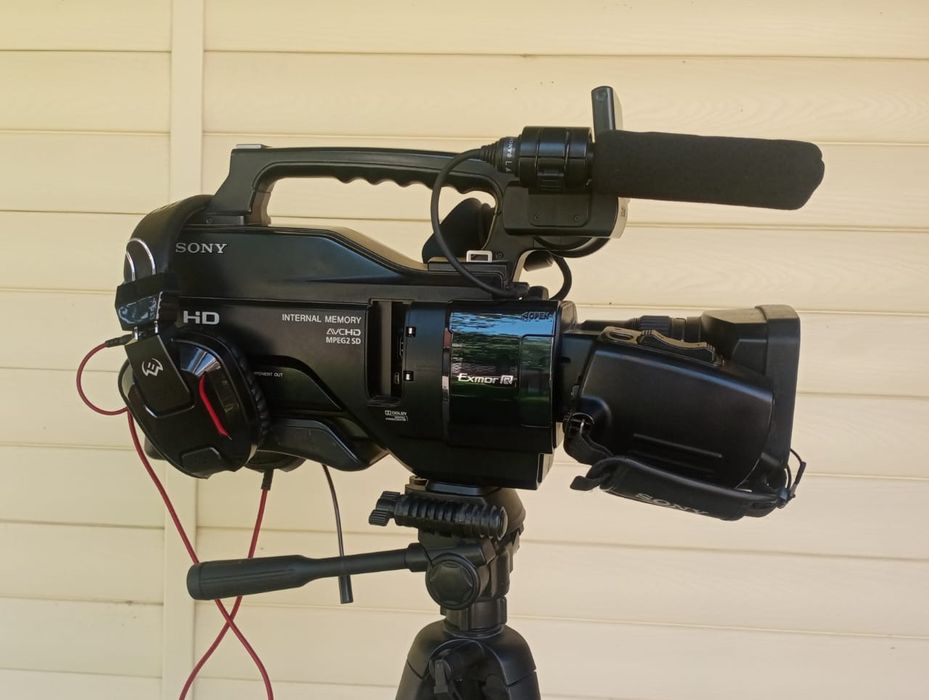 Профессиональная видеокамера "Sony"