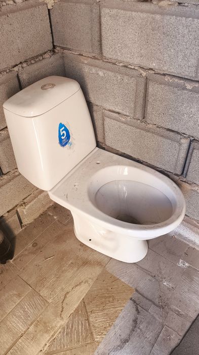 Унитаз продается