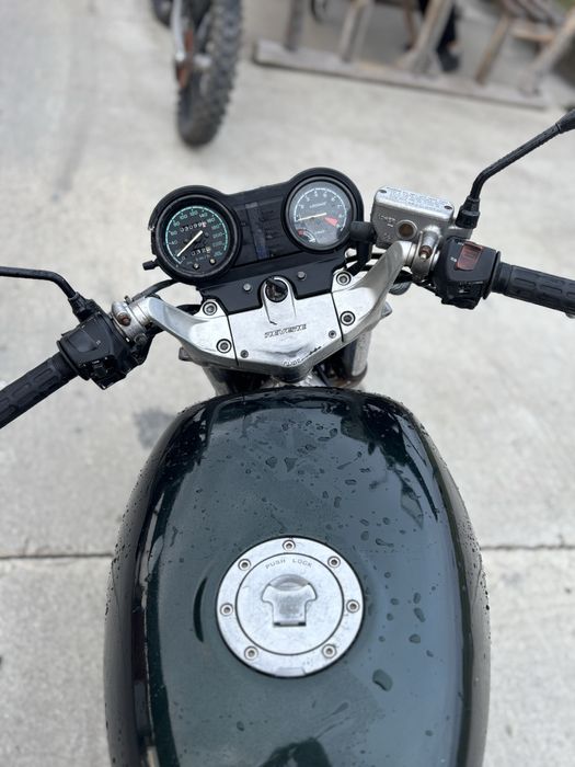 Vand sau schimb honda revere 650