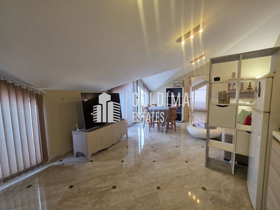 Обзаведен двустаен апартамент в супер центъра на гр. Бургас