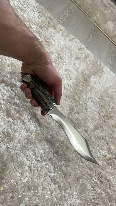 Cuțit de inox cu maner din corn de cerb