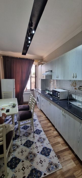 Arenda sutochno 2h komnatnaya kwartira orientir Mchs i tamojnya..