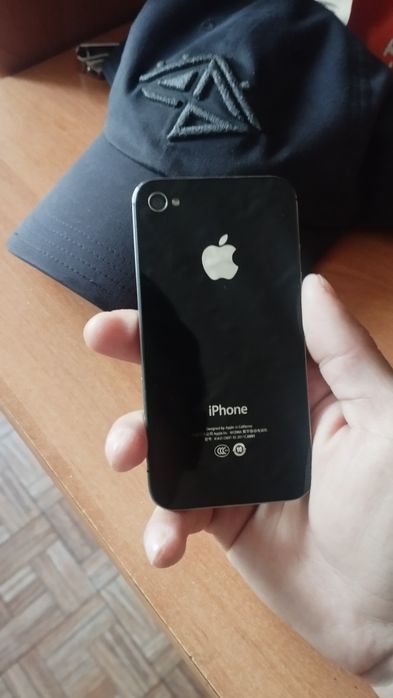 iPhone 4s / без коробки