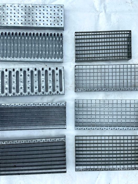 Trepte metalice zincate 1000×240 mm – 30×30mm, zincare la cald