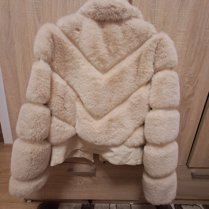 Vând blană eco mărime S/M