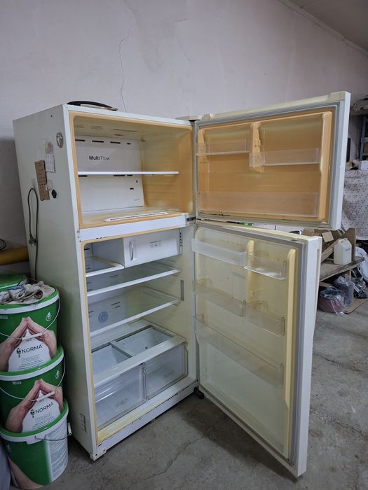 Холодильник SAMSUNG