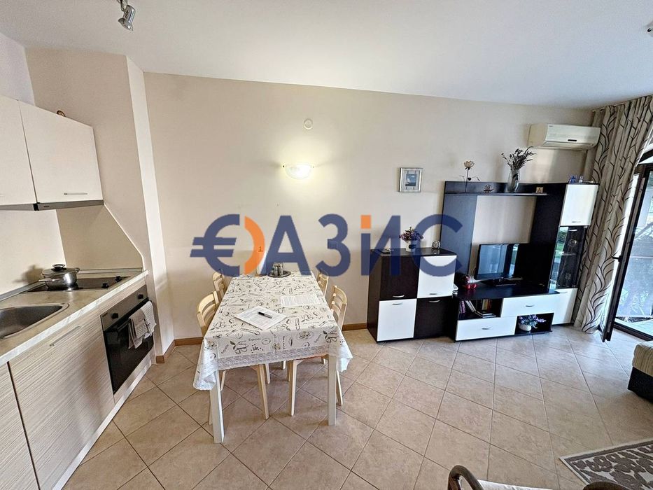 Продава се Двустаен апартамент в к.к. Слънчев бряг - 49 кв.м за 1858 €/кв.м - Снимка #9