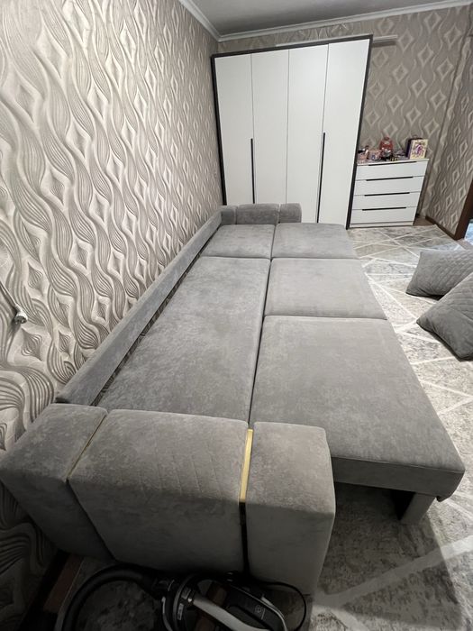 Продам большой ДИВАН.