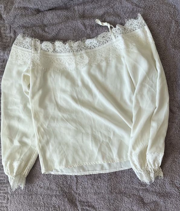 Продам две блузки , каждая 1500