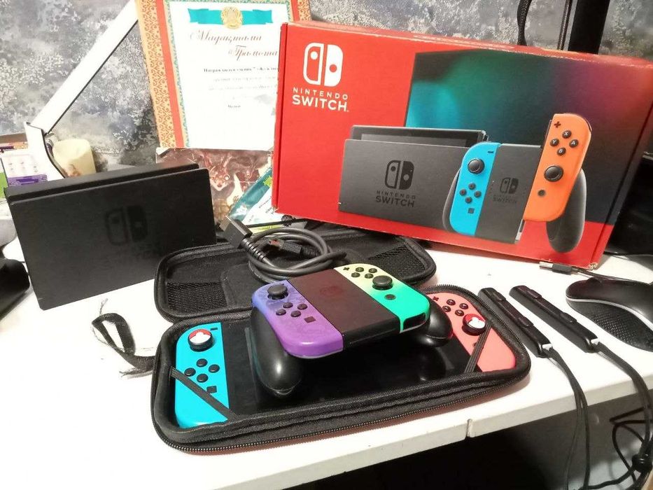 Nintendo Switch 2 ревизии + 2 доп. Джойкона + Игры