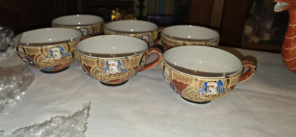 Porțelan japonez SATSUMA "coaja de ou"