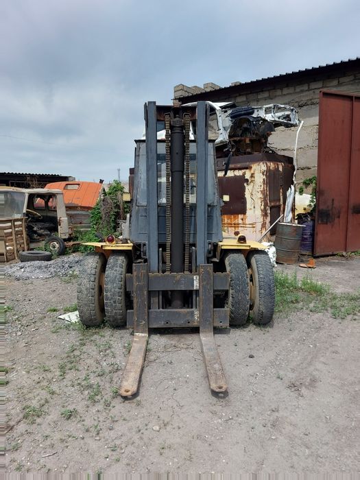 Продам вилочный погрузчик 5тонн