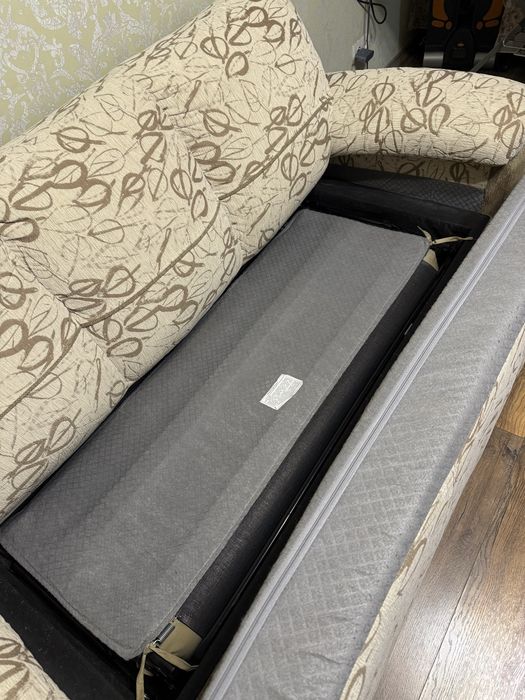 Диван двухместный