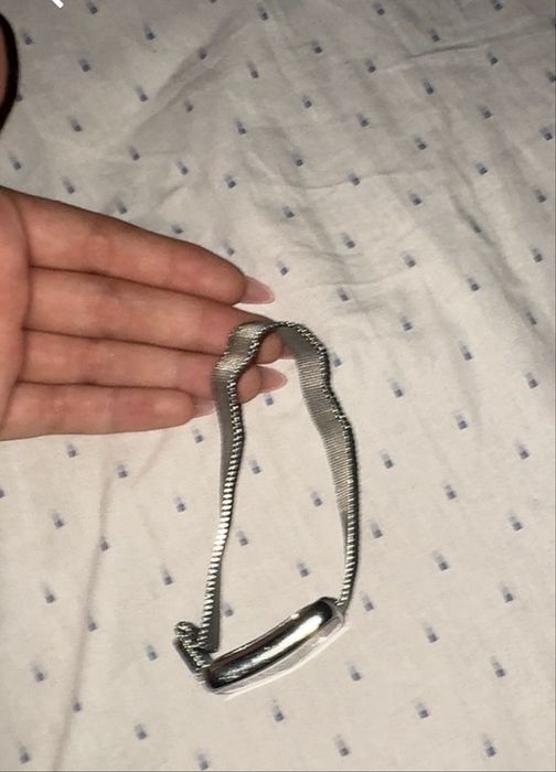 продам часы наручные GIVENCHI